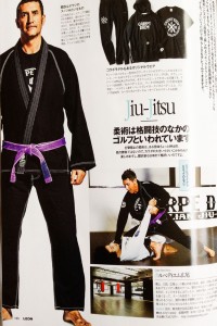 【写真】LEON12月号でジローラモ氏が柔術着姿を披露。紫帯を巻いていることが柔術界では話題に