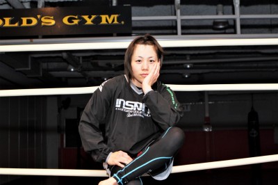 日本女子MMA界のトップどころか披露してくれたエマニュエル・シリーズ。最後の1人は、ほとんどガンを垂れている状態になってしまいました……