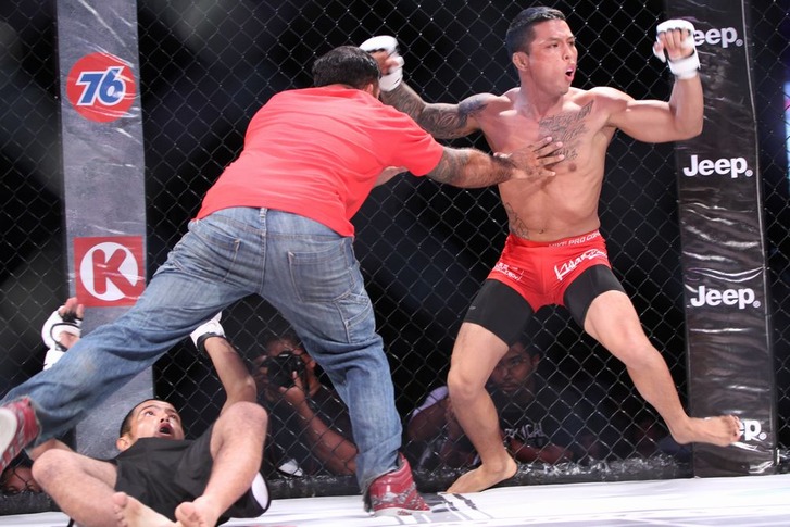 Roman Alvarez vs Jay Taijeron