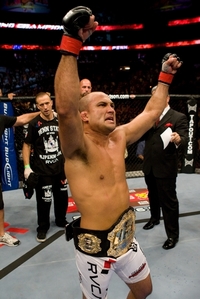【UFC101】BJ・ペン、最強の挑戦者退けライト級王座防衛