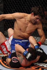 【UFC106】ソティロパロス、オープニングで一本勝ち