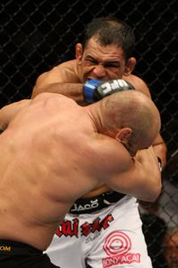 【UFC102】ノゲイラが鉄人撃破、クートゥアーは引退を否定