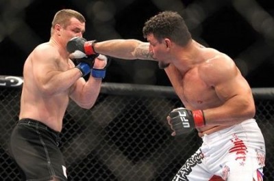【UFC119】ミア×ミルコは衝撃決着 ベイダーはノゲイラ下す