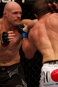 【UFC110】ベイダー、ジャーディンを打撃で制す