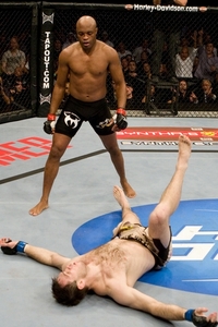 【UFC101】強すぎたアンデウソン、元王者フォレストを完封
