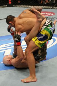 【UFC102】チアゴ・シウバが復活、ジャーディンに完勝