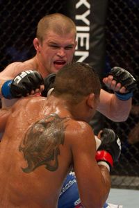 【UFC115】ダナムが同門＋格上のタイ・グリを撃破