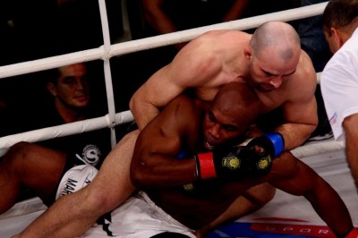 【UFC146】ブラジル国内最強テイシェイラ初陣、5連勝狙うバルボーサ
