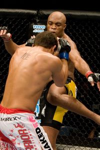 【UFC101】絶対王者にタフファイトを… シウバ×フォレスト