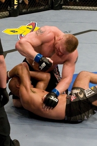 【UFC91】”史上最大の戦い”はレスナーに軍配