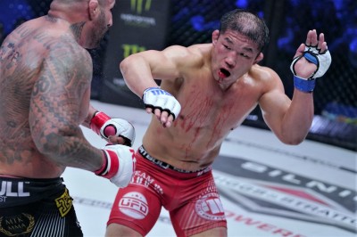 【KSW47】KSW初陣で元ヘビー級王者に判定勝ち、石井慧─01─「最終回の戦い方は考えないといけない」