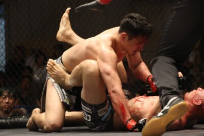 【Shooto2024#07】住村が組みヒザで削り続けて3Rにトップキープ。西條を判定で下して世界戦をアピール