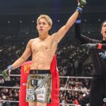 【RIZIN48】TD狙う金太郎を振り切り、左でダウンを奪った秋元がヒザ連打でレフェリーストップを呼び込む