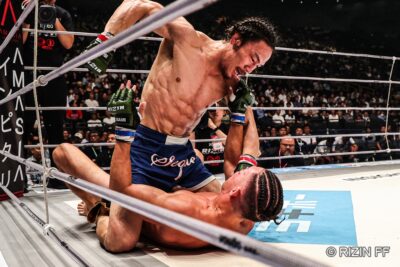 【RIZIN48】矢地がTDのアタックを続けて、3Rにマウント奪取で猛攻。宇佐美から判定勝利をもぎとる