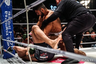 【RIZIN48】衝撃の決着！サトシが右ミドル→右ストレートを効かせ、グスタボを秒殺して王座防衛