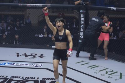 【Road FC70】アコ、ジョンウンの右ストレート・ハイ→パンチの連打を浴びてレフェリーストップで敗れる