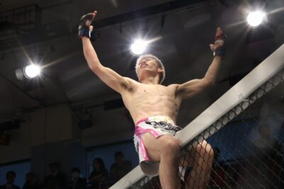 【DEEP125】元RISE王者の直樹、MMAデビュー戦で奥山を右ストレートでKO「俺の打撃はレベルが違う」 【DEEP125】元RISE王者の直樹、MMAデビュー戦で奥山を右ストレートでKO「俺の打撃はレベルが違う」