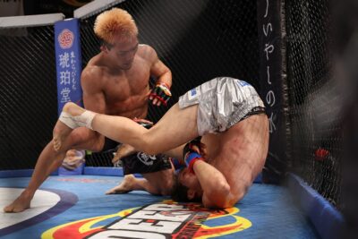 【DEEP TOKYO Impact2025#03】パンチの打ち分けで攻めた武、平井のサブミッションを潰して判定勝利 【DEEP TOKYO Impact2025#03】パンチの打ち分けで攻めた武、平井のサブミッションを潰して判定勝利