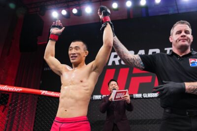 【Road to UFC S04 Ep04】1Rの組みは互角もスタミナ切れの神谷を、キム・サンウクがパウンドアウト 【Road to UFC S04 Ep04】1Rの組みは互角もスタミナ切れの神谷を、キム・サンウクがパウンドアウト
