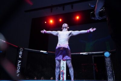 【DEEP Osaka Impact2025#02】逆転勝利。斎藤の打撃でフラついた松場がTDを潰し、ヒジ連打でストップ 【DEEP Osaka Impact2025#02】逆転勝利。斎藤の打撃でフラついた松場がTDを潰し、ヒジ連打でストップ