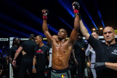【PFL Europe2025#02】パトリッキ・アビホハ、ハイが当たる距離を創る――凄まじさ。ロバーツを完全粉砕 【PFL Europe2025#02】パトリッキ・アビホハ、ハイが当たる距離を創る――凄まじさ。ロバーツを完全粉砕