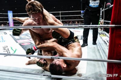 【SUPER RIZIN04】組み・寝技で仕掛けるクレベル×凌いで打撃を当てる朝倉、スプリット判定で朝倉が勝利