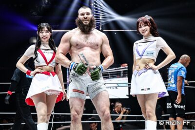 【SUPER RIZIN04】上田幹雄、ソルダトキンの鉄槌の連打にTKO負け。決勝はロシア×ポーランド対決に 【SUPER RIZIN04】上田幹雄、ソルダトキンの鉄槌の連打にTKO負け。決勝はロシア×ポーランド対決に