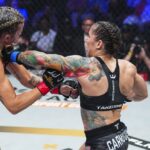 【PFL WT2025#09】3Rに左フックを決めて女子フライ級WTを制したカモーシェが、ディチェバ戦をアピール