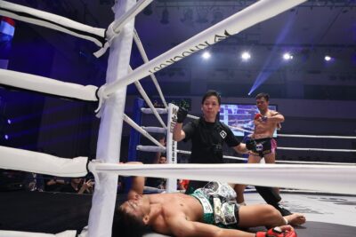 【KNOCK OUT56】強いヒジ、ヒザ、ストレート。REDライト級王者ゴンナパーが最終回に左で下地を沈める 【KNOCK OUT56】強いヒジ、ヒザ、ストレート。REDライト級王者ゴンナパーが最終回に左で下地を沈める