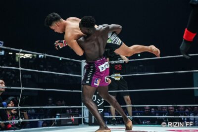 【RIZIN51】セネガル相撲バンビロールが全ラウンド、金田一からテイクダウンを奪い判定勝利