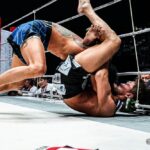 【RIZIN51】共に顔面が腫れ上がる熱戦。右ヒジでグラつかせ、三角&ギロチンを狙った梅野が芦澤に競り勝つ