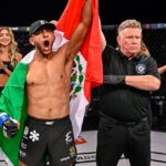 【LFA220】微妙なヒザ蹴りを顔面に受けて、イバラにTKO負けのエストラーダがグローブを置く 【LFA220】微妙なヒザ蹴りを顔面に受けて、イバラにTKO負けのエストラーダがグローブを置く