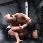 【VT : R ZERO】開始早々にテイクダウンを奪った山田。ヒジ連打でカイ・チーを仕留める 【VT : R ZERO】開始早々にテイクダウンを奪った山田。ヒジ連打でカイ・チーを仕留める