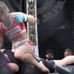 【Colors06】開始早々にテイクダウンから削り続けた青野。深井にキムラを極めて修斗初勝利