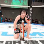 【DEEP JEWELS52】樹季の首投げ&キムラをバックコントロールで防いだ百湖。パウンドアウトでベルト奪取