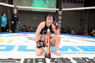 【DEEP JEWELS52】樹季の首投げ&キムラをバックコントロールで防いだ百湖。パウンドアウトでベルト奪取