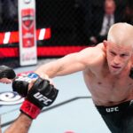 【UFN266】試合終了かガフロフのタップか――審議の結果は試合時間残り1秒、ヴィクワチがギロチンで勝利