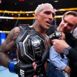 【UFC326】徹底して組み伏せ、削り続けたオリヴェイラがホロウェイからBMF王座奪取