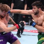 【UFN275】宣言どおり打撃戦を挑んだエリオット。アーセグの正確なパンチを被弾して判定負け