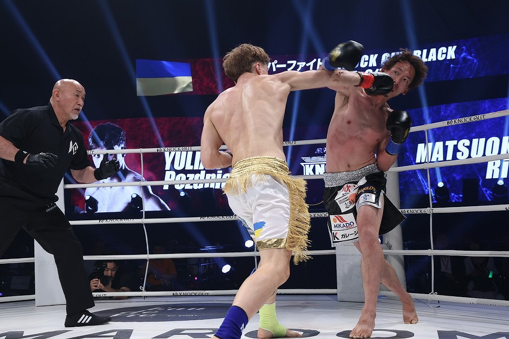 KNOCK OUT65】BLACKウェルター級王者ポズドニアコフが松岡を右で三度