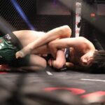 【Lemino Shooto07】初回にバギーチョークを仕掛けた三浦。2Rも腕十字を狙い、玉城に2-0判定勝ち 【Lemino Shooto07】初回にバギーチョークを仕掛けた三浦。2Rも腕十字を狙い、玉城に2-0判定勝ち