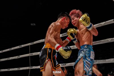 【RISE WS 2026 TOKYO02】頭をつけた乱打戦、那須川龍心が延長で大﨑にリベンジ。Sフライ級世界王者に